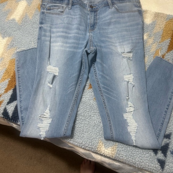 Hollister Distressed Light Blue Skinny Jeans - Picture 1 of 5